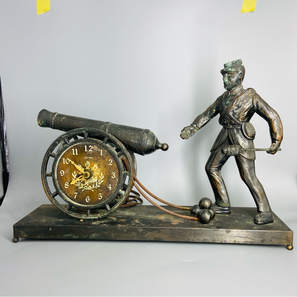 Vintage Mid Century Civil War Cannon Clock United Figural Soldier Rammer